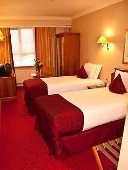 Eyre Square Hotel 3*