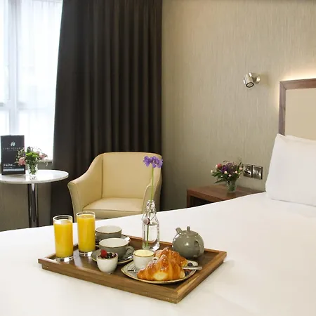 Eyre Square Hotel 3*