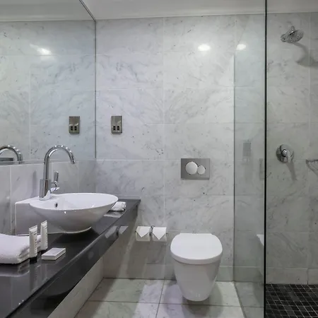 Eyre Square Hotel 3*