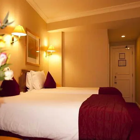Eyre Square 3*