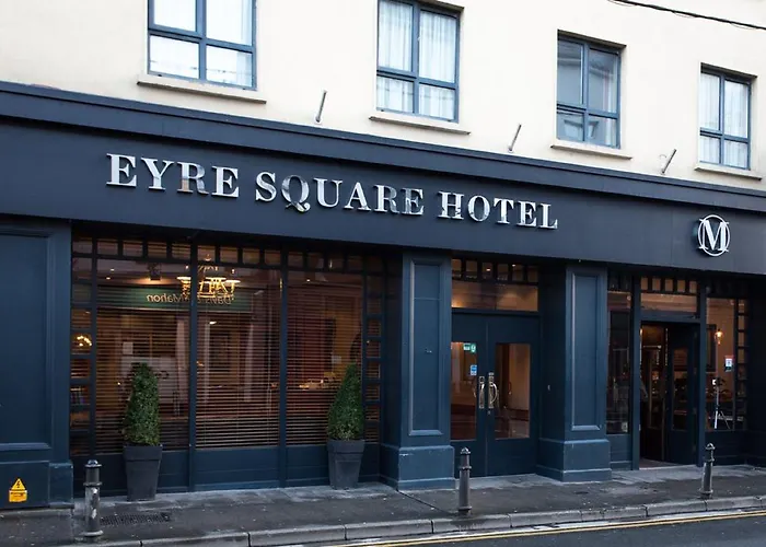 Eyre Square Hotel 3*
