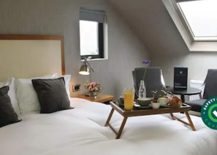 Eyre Square Hotel