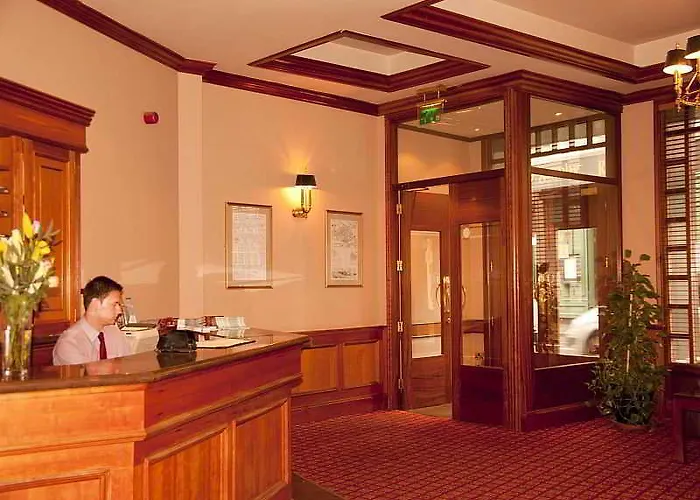 Eyre Square Отель 3*